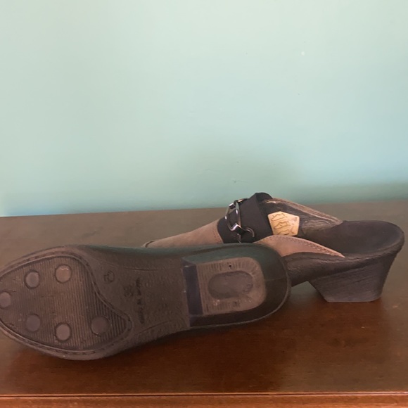 Aerosol Gray Suede Clog - Picture 4 of 4